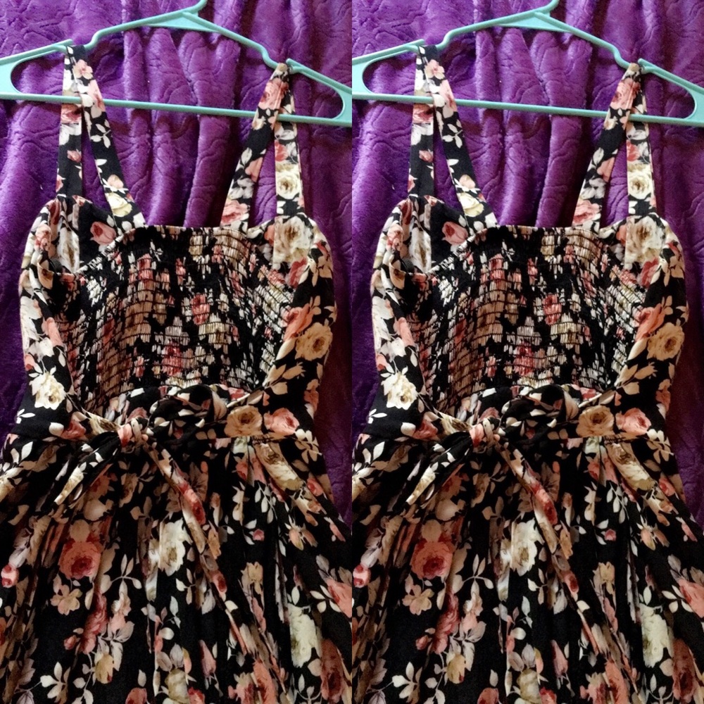 (SOLD) BN* Floral patterned Skater Dress 🌸 - Picture 4 of 8